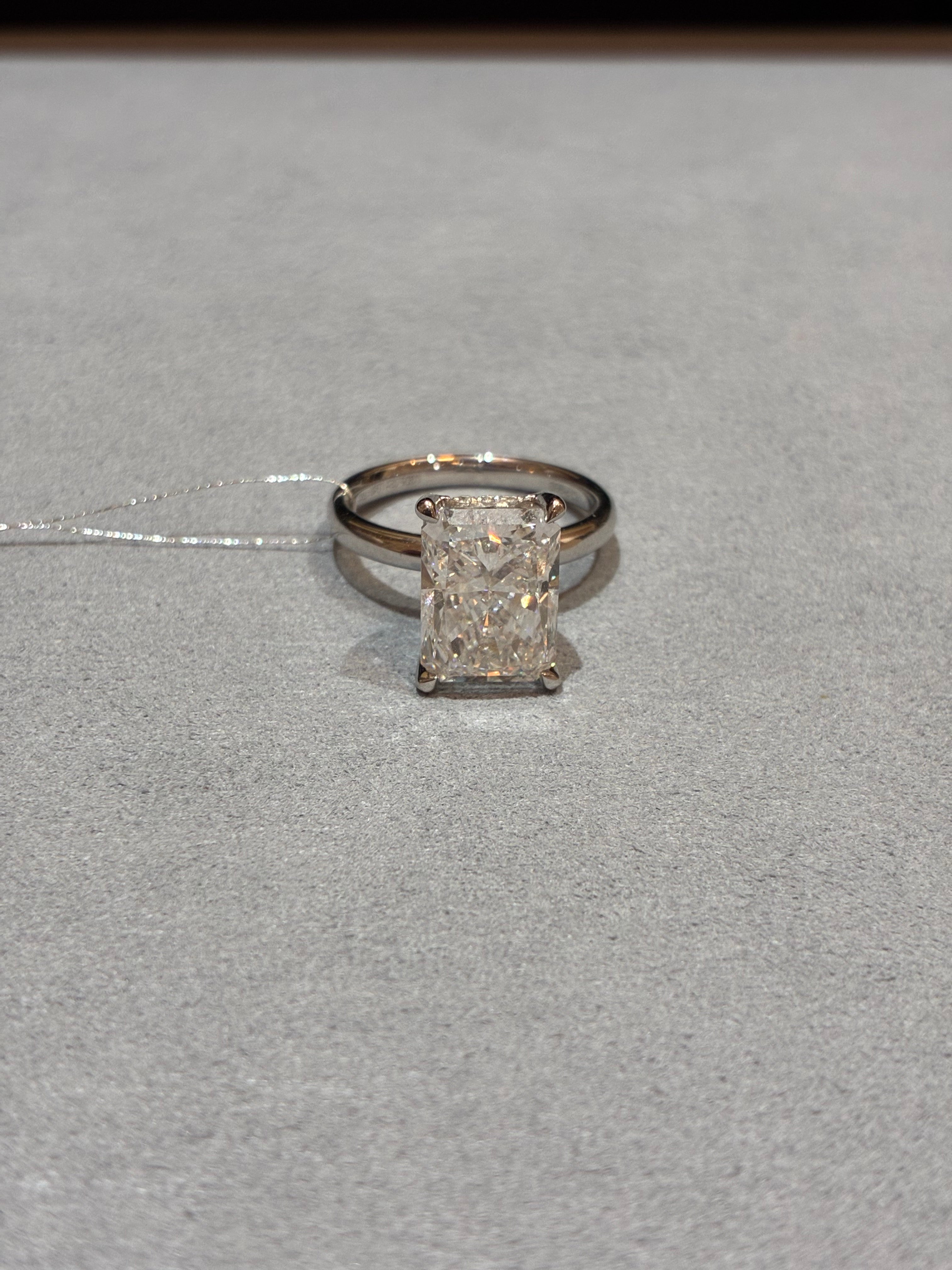 Deposit for Karry216,Solitaire Ring Radiant 5.02ct D VVS2 side stone 0.157ct