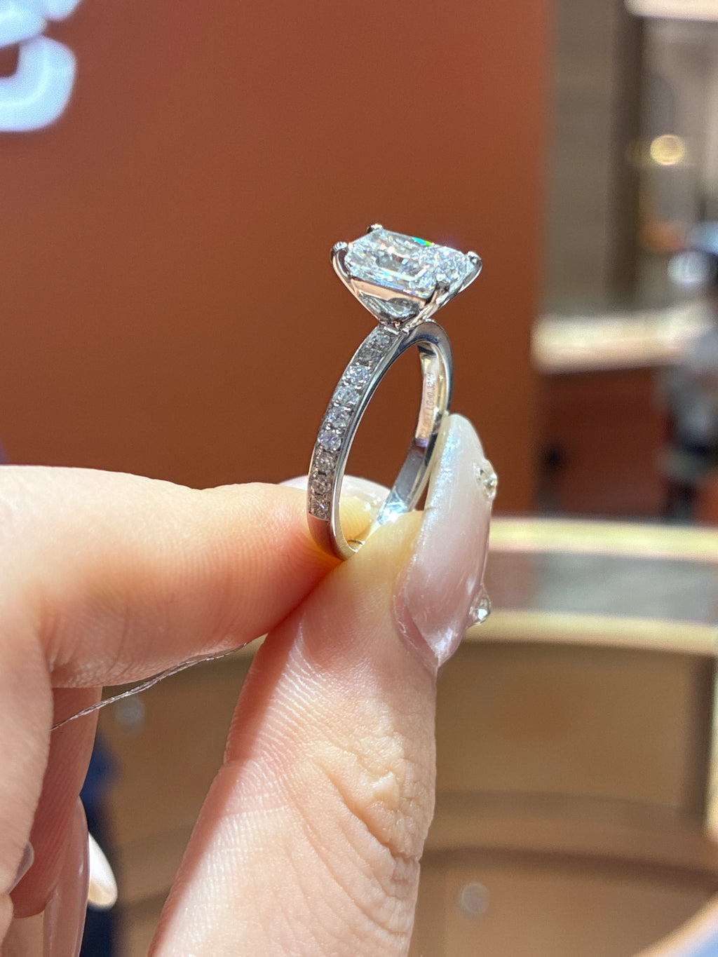 For Macy platinum radiant cut 2ct side stone 0.4ct D/vs1
