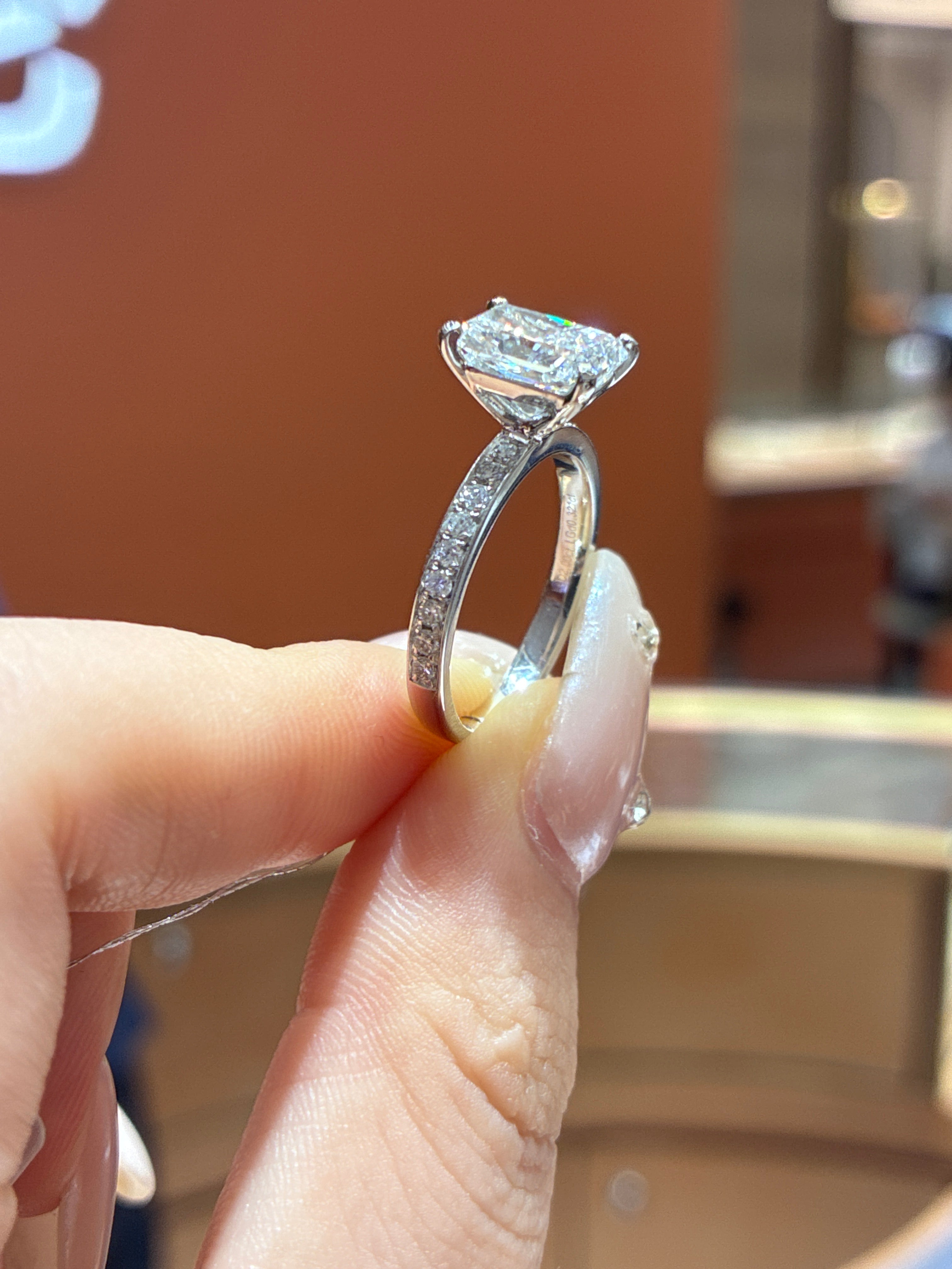 For Macy platinum radiant cut 2ct side stone 0.4ct D/vs1