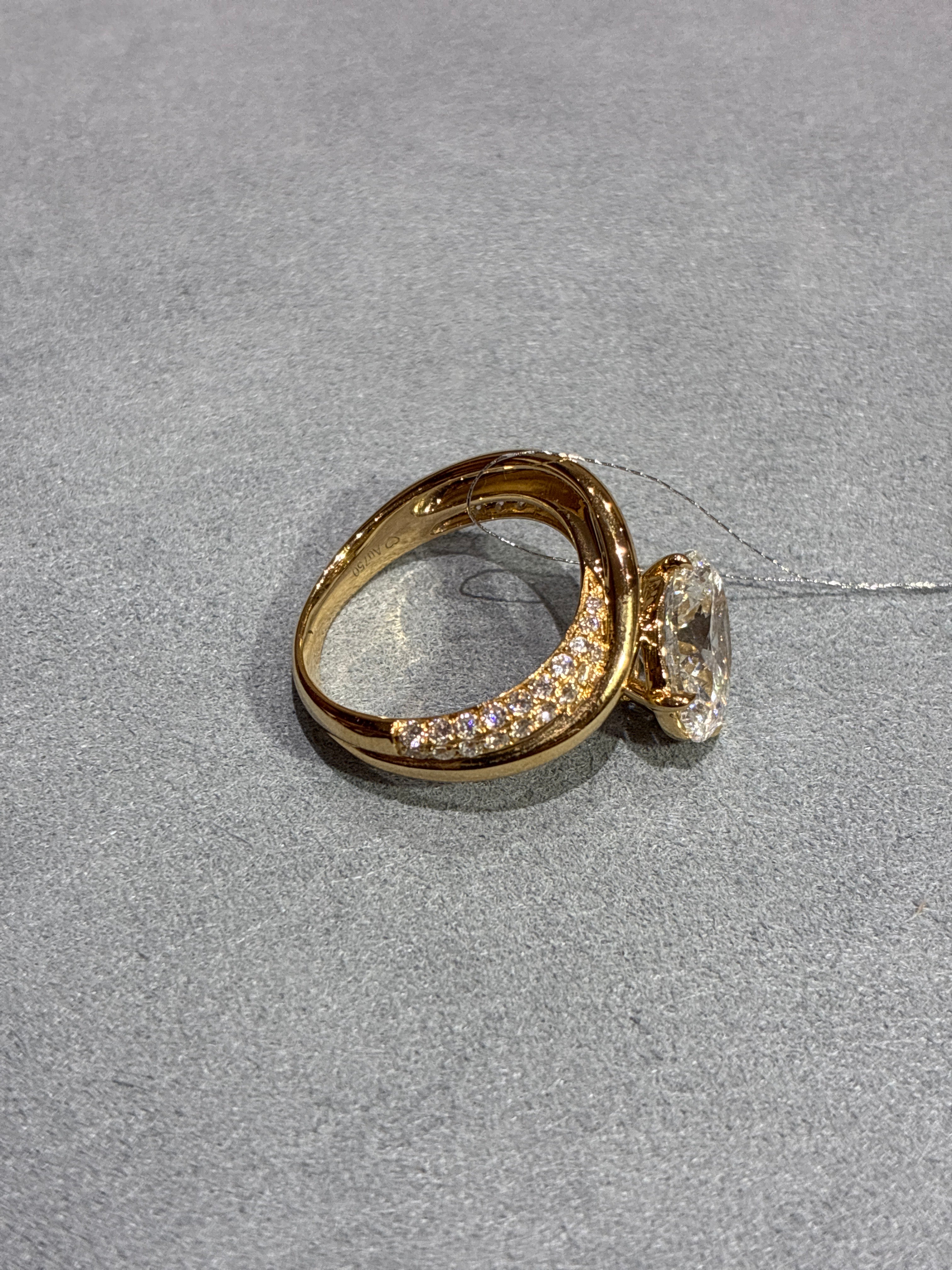 For Michelle,East West style,Oval 3.06ct D VVS2 side stone 0.445ct