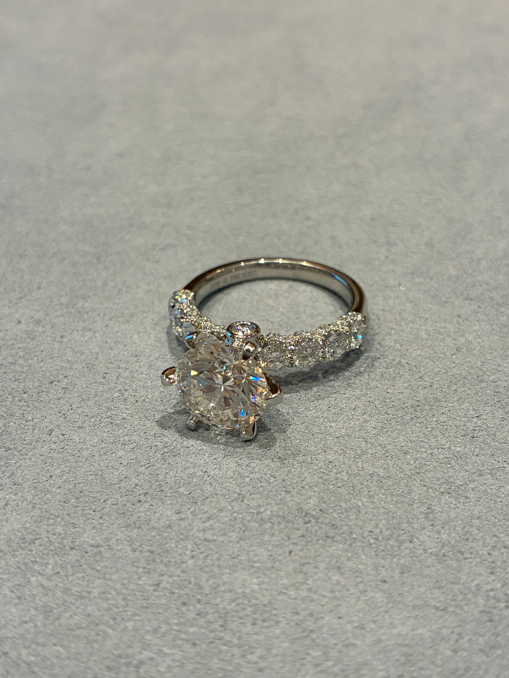 Pave Rings Pt950 White Gold Round Cut 3.33ct G/VS2 Side stone 1.492ct