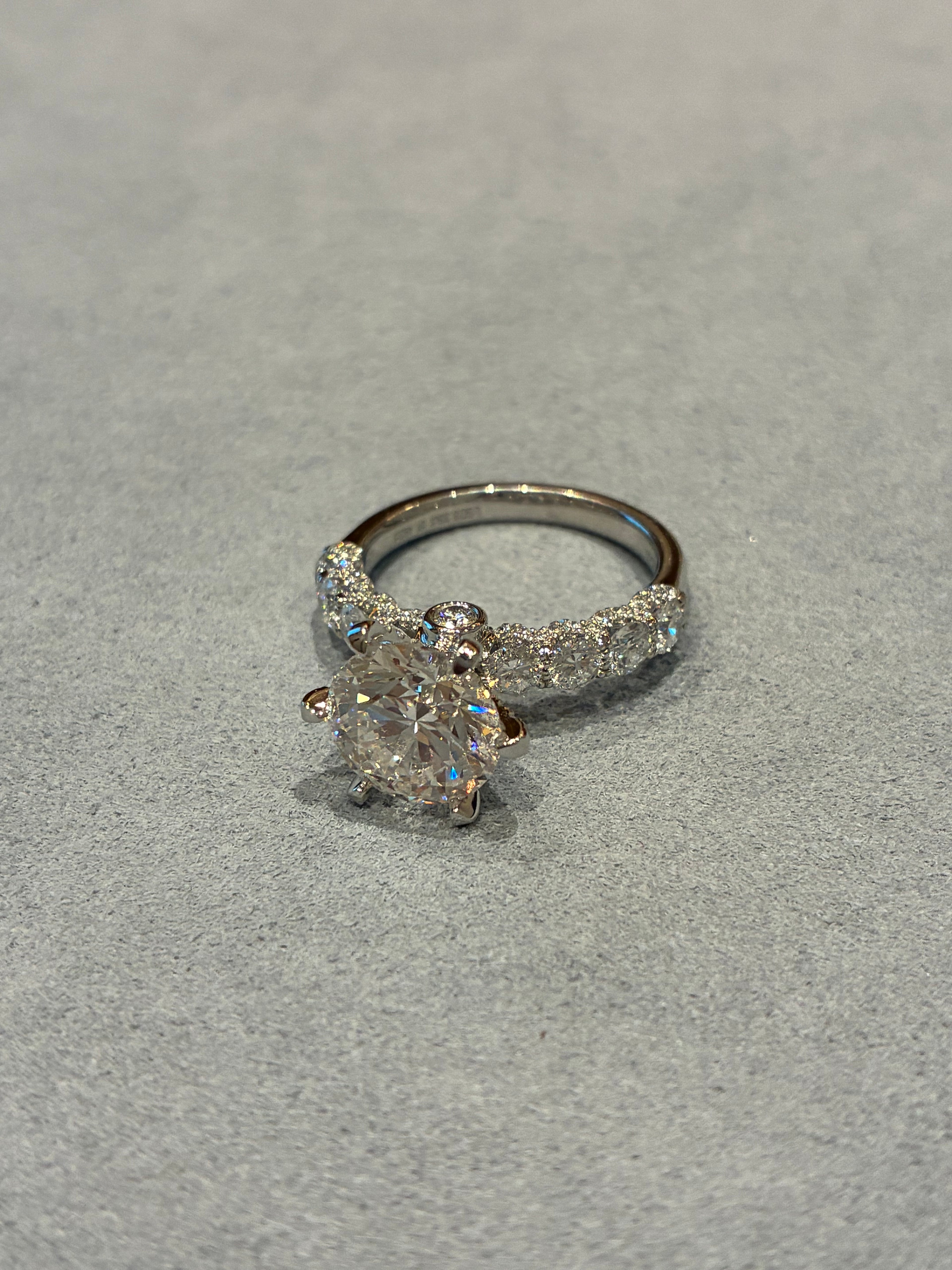 Pave Rings Pt950 White Gold Round Cut 3.33ct G/VS2 Side stone 1.492ct