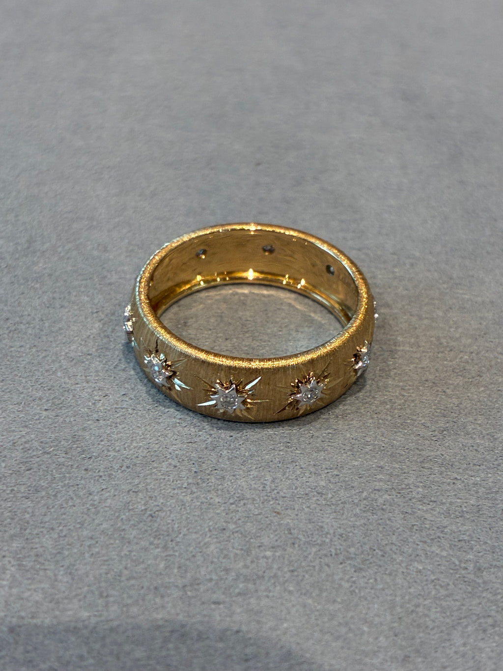 Band 14K Yellow Gold Side Stone 0.125ct/10p