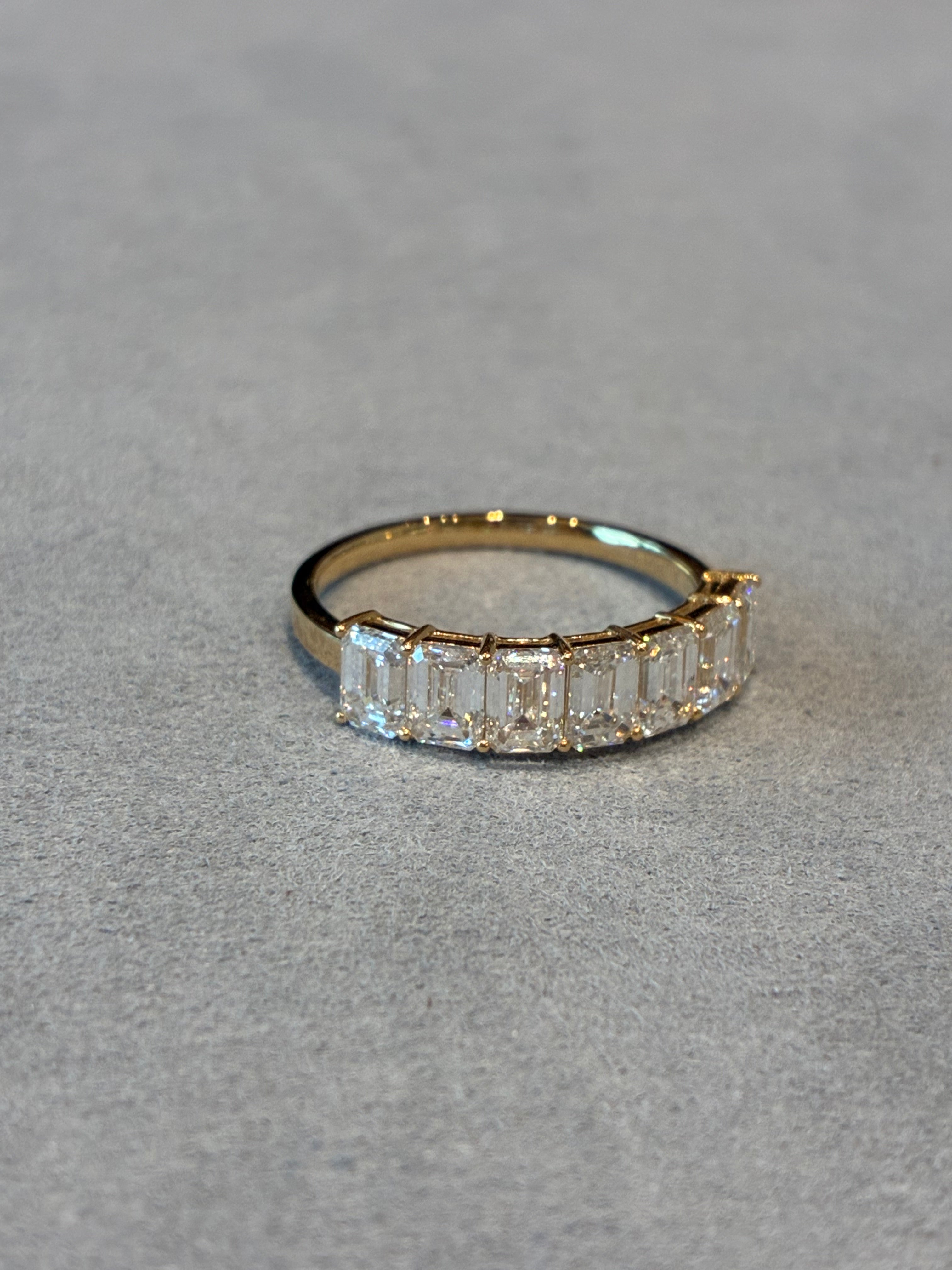 Half Band 18K Side Stine 0.834ct/8p
