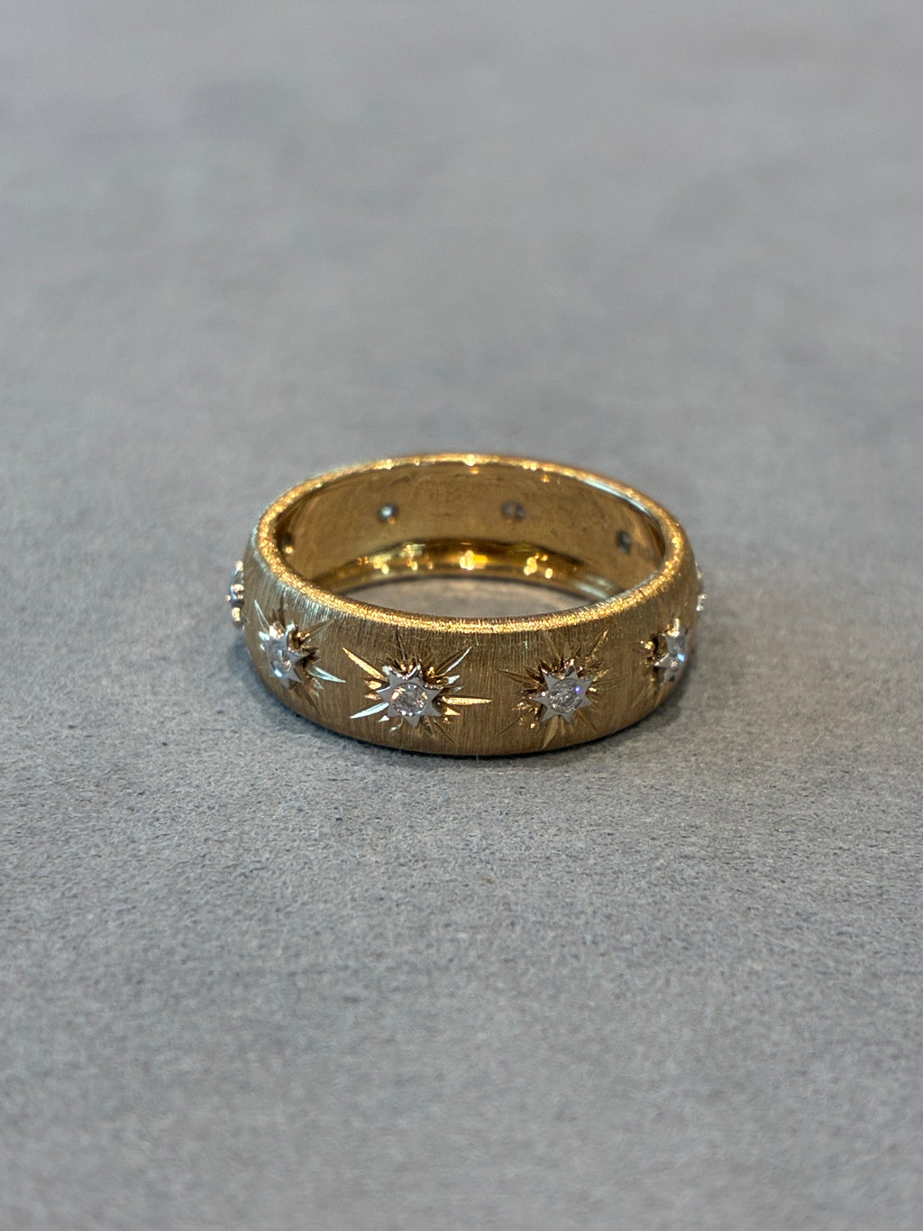 Band 14K Yellow Gold Side Stone 0.125ct/10p