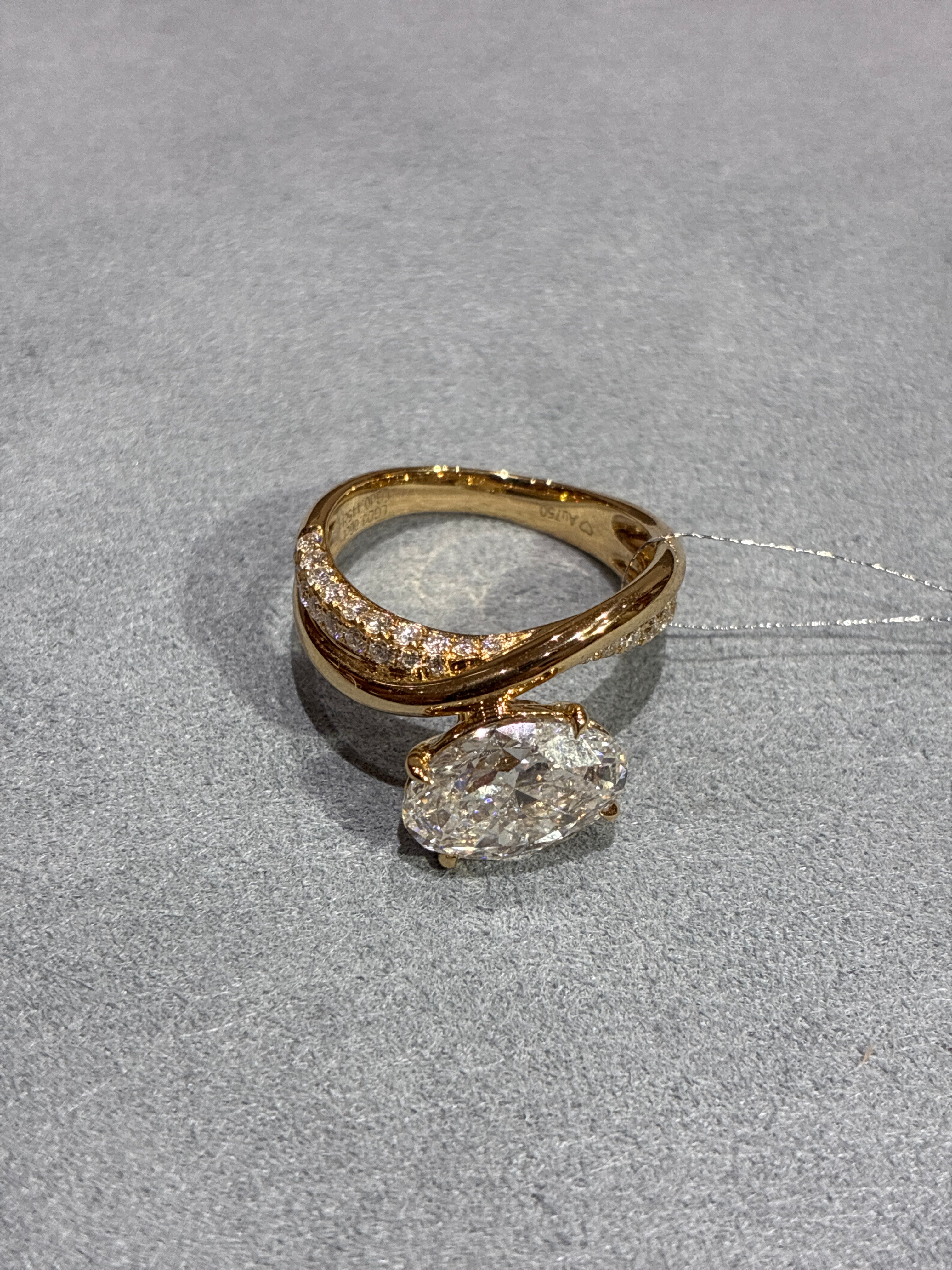 For Michelle,East West style,Oval 3.06ct D VVS2 side stone 0.445ct