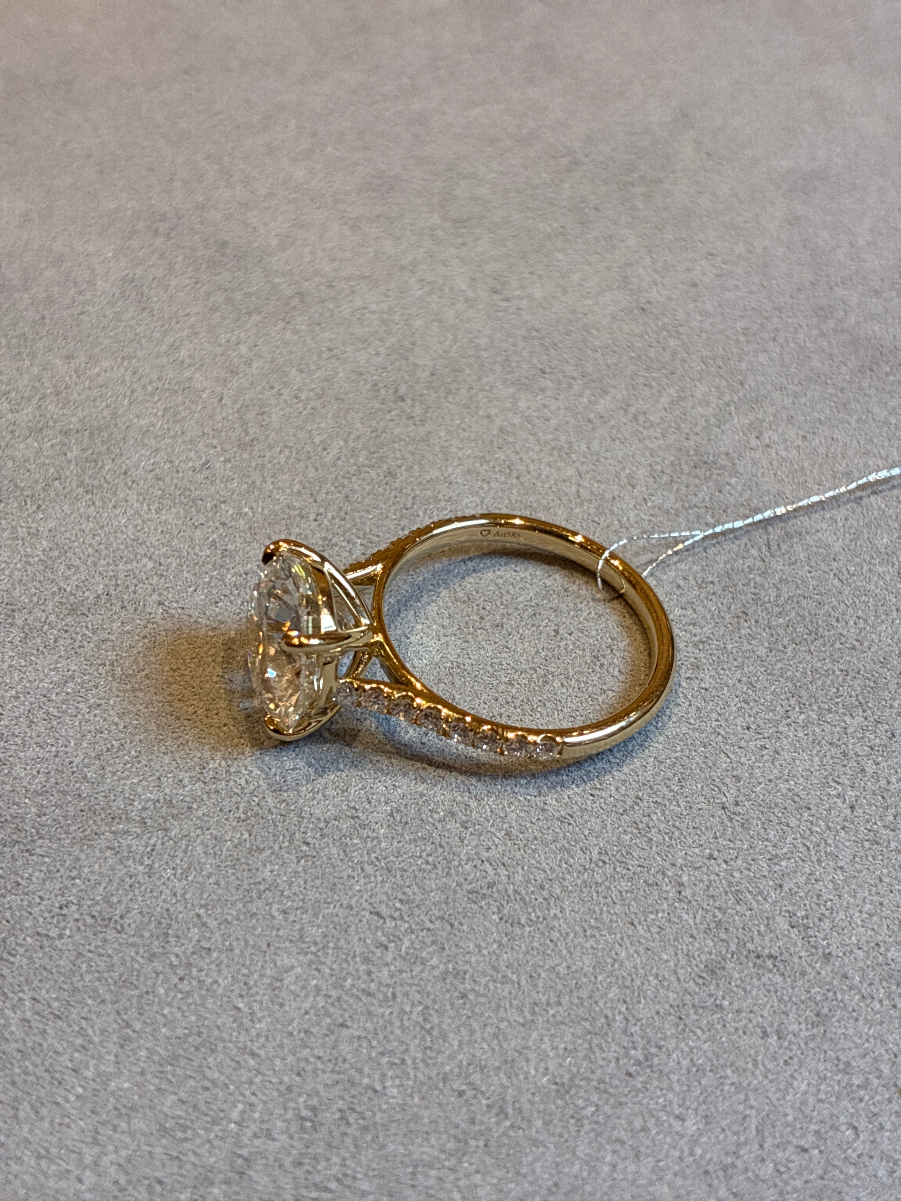 For Ziamy,14k yellow gold,main stone round cut 4ct D VVS1,side stone 0.341ct