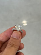 For deewaslike,5ct round center stone,pave band,6 prongs