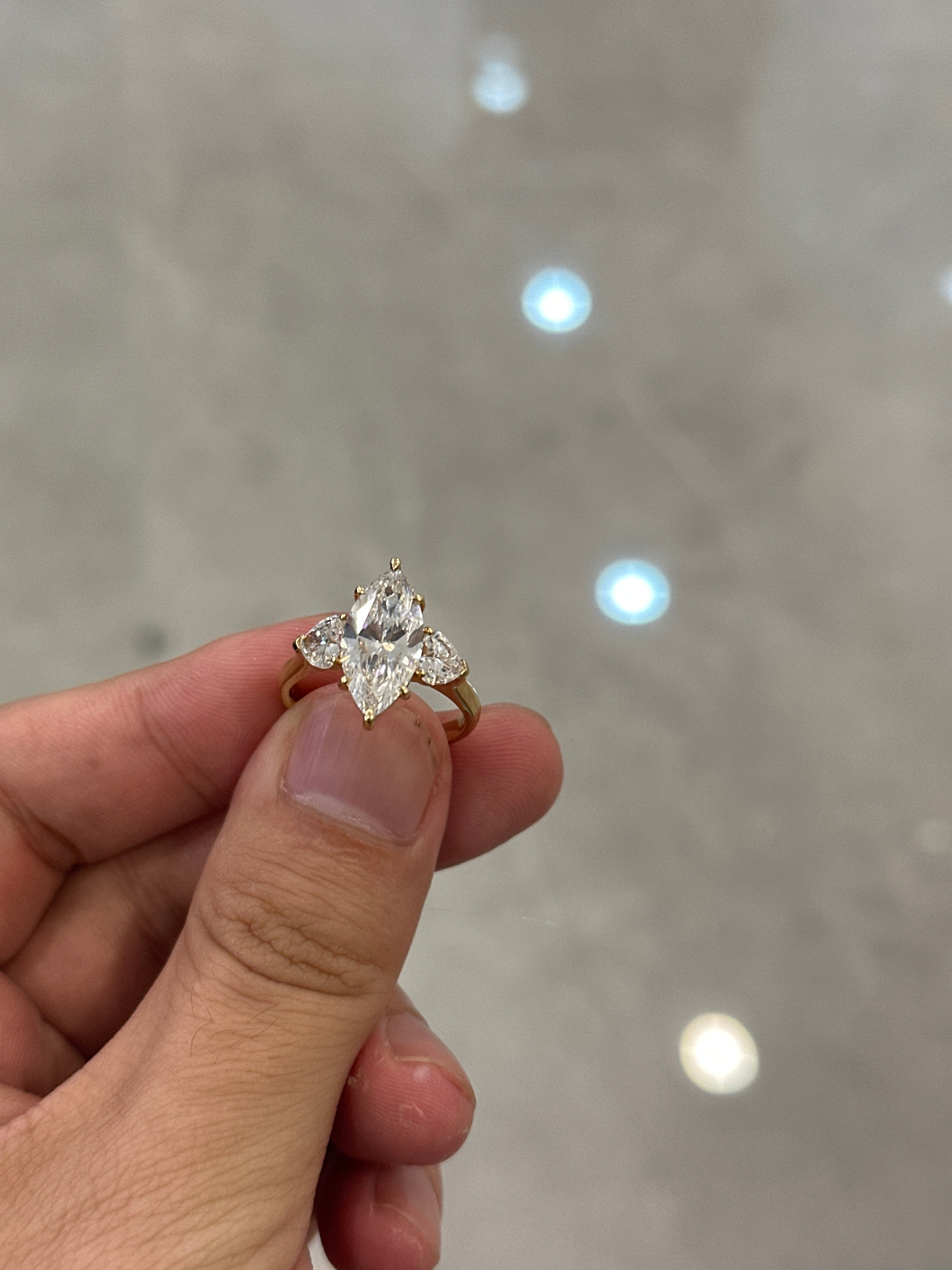 For Khsxe,three stone style,18k yellow gold