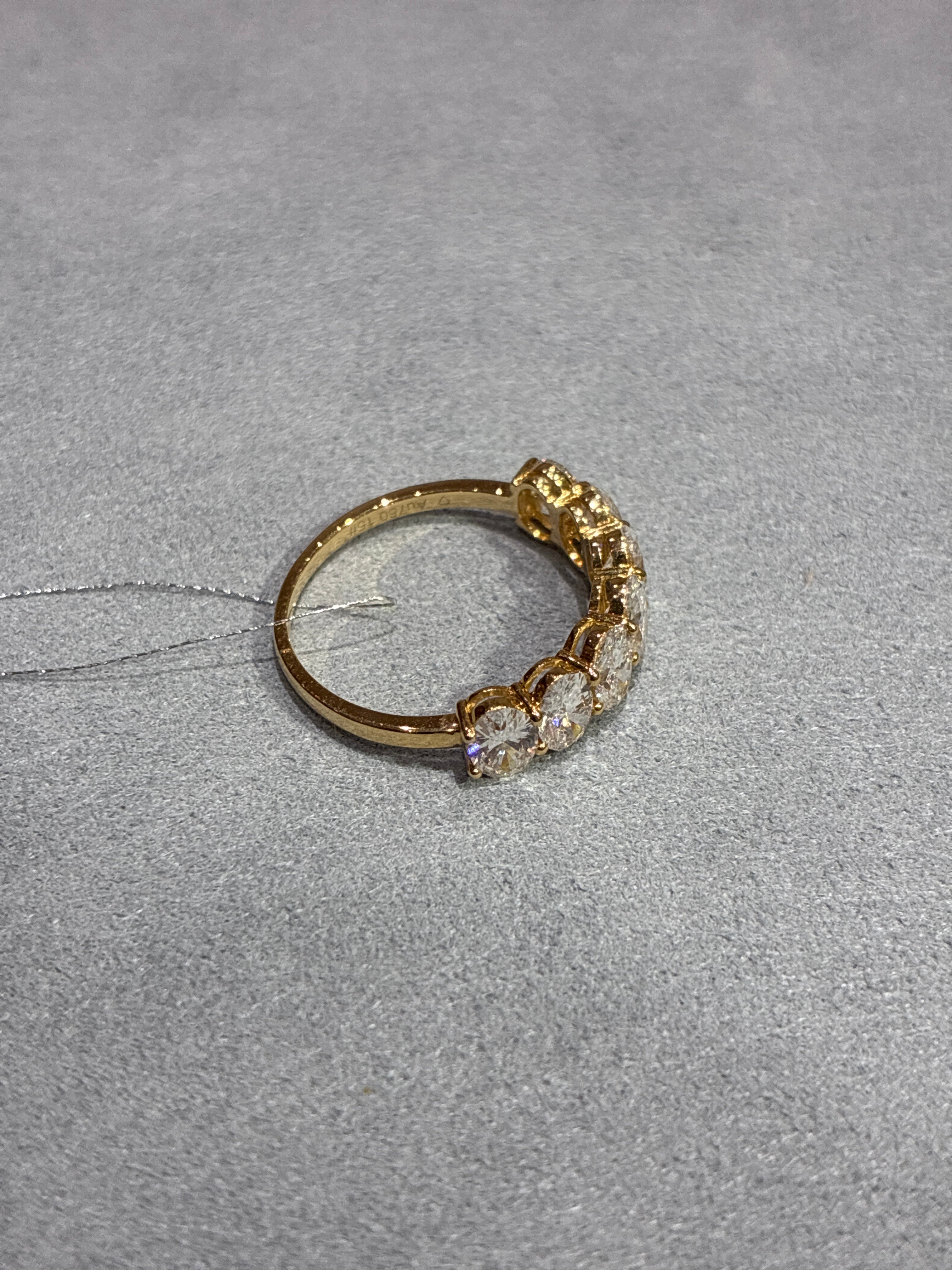 For JannieK,Half eternity band,18 K gold,side stone 2.153ct/7p