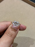 For Towns,Three stones Ring,Two tones,18 K Gold,Main stone 3.06ct D VVS2,side stone 0,65ct/10p