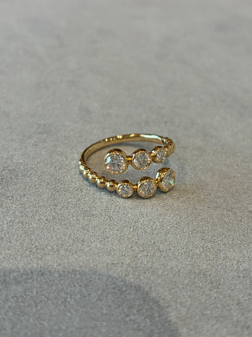 Band Side Stone 0.843ct /6 p 18K Yellow Gold