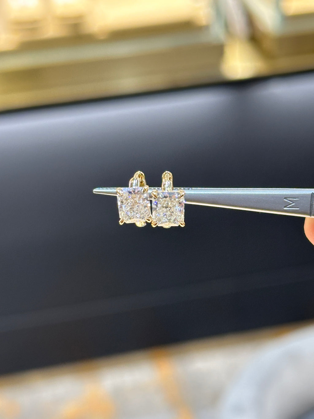 For Lisa，A set of Huggie,Princess cut 2.48ct/2p,14K