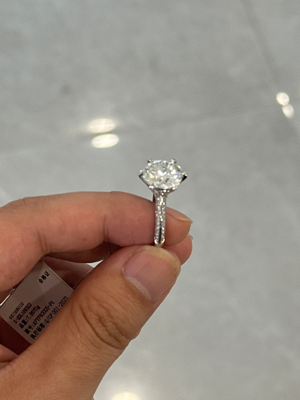 For deewaslike,5ct round center stone,pave band,6 prongs