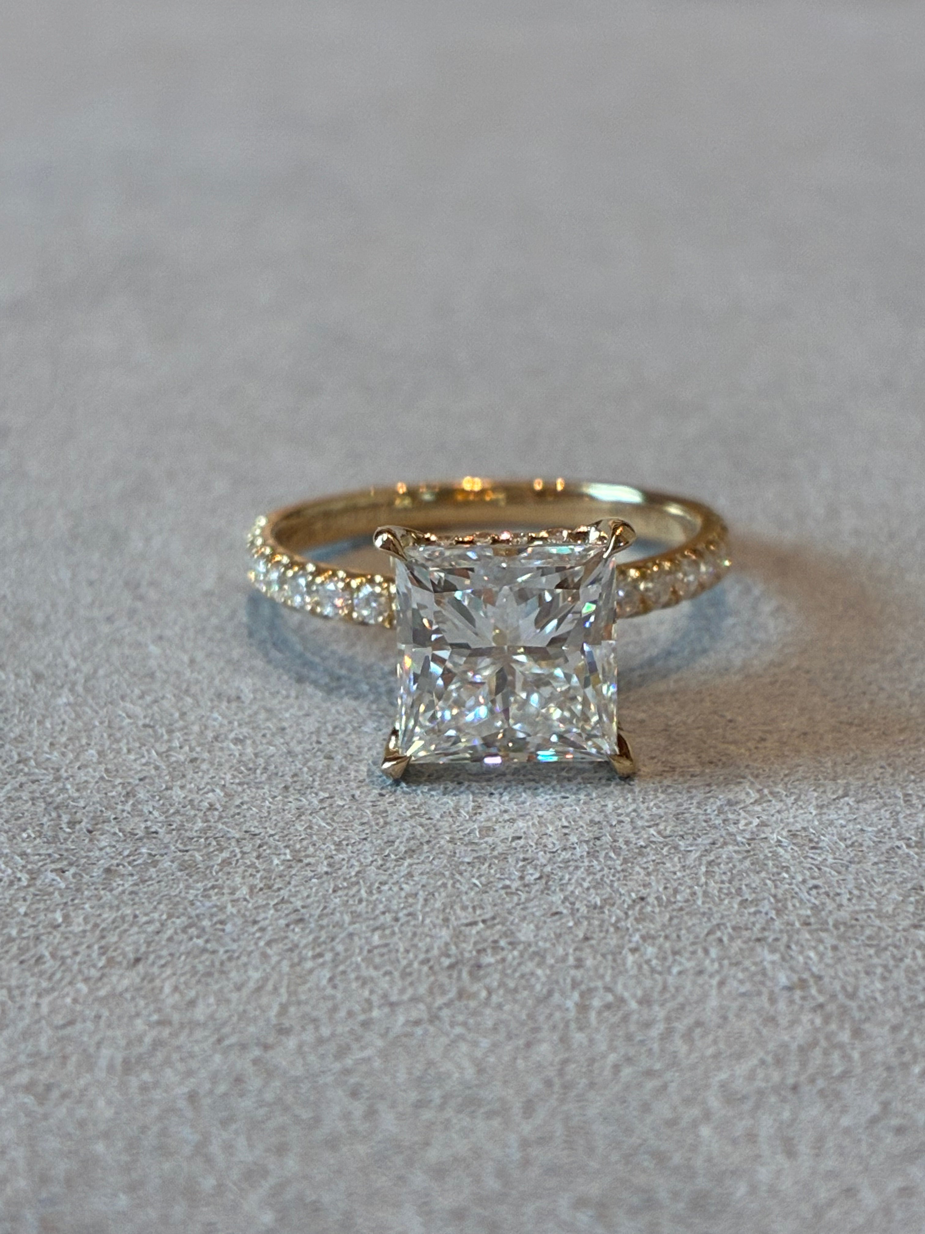 18K Yelloe Gold Princess Cut 3.02ct D VVS2 Side Stone 0.387ct/34p