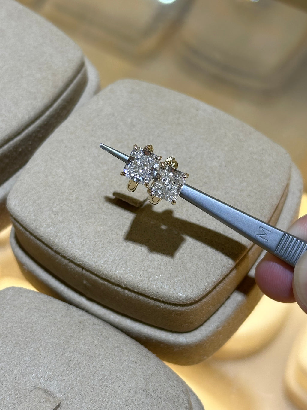 For Lisa，A set of Huggie,Princess cut 2.48ct/2p,14K