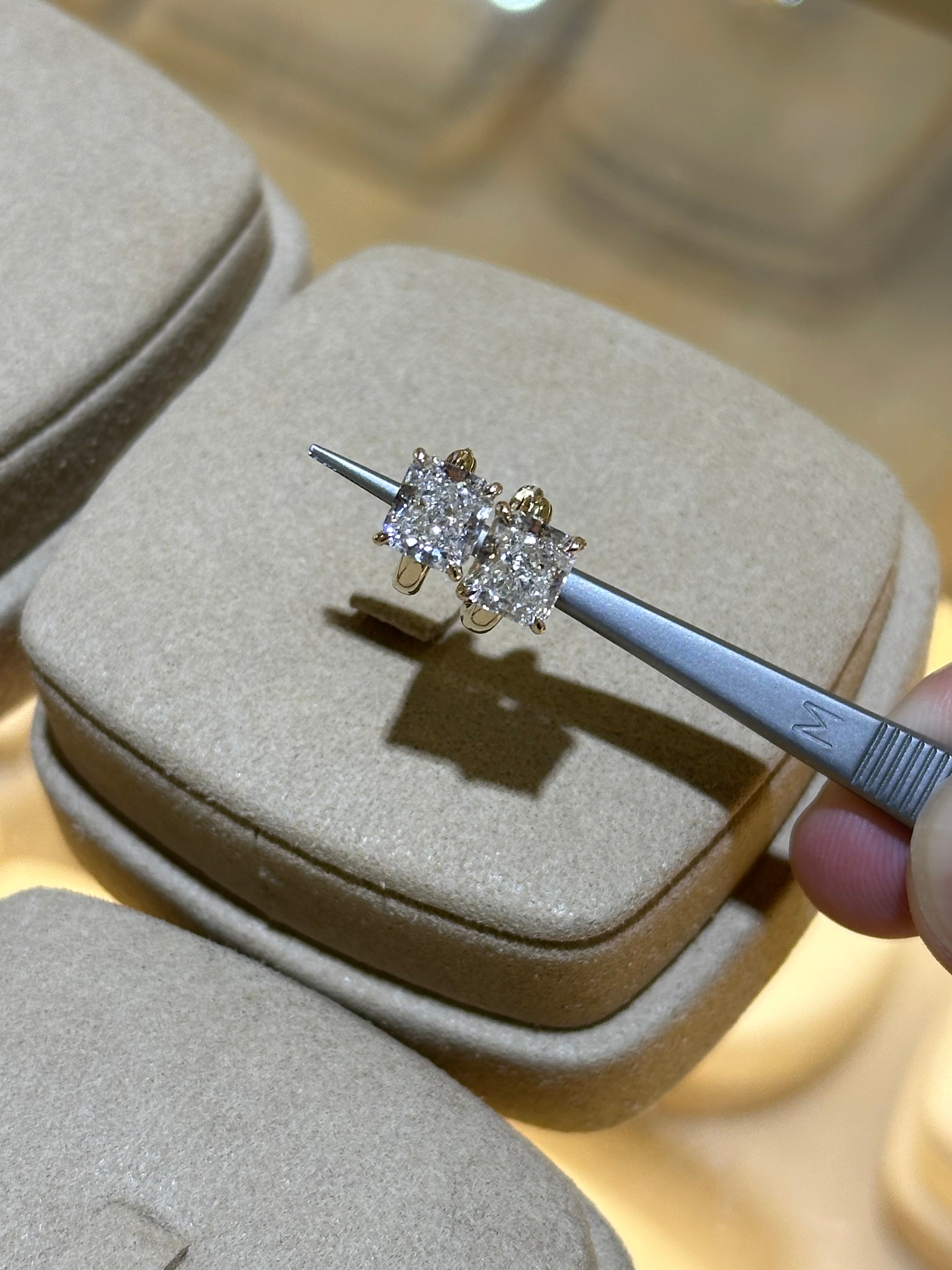 For Lisa，A set of Huggie,Princess cut 2.48ct/2p,14K