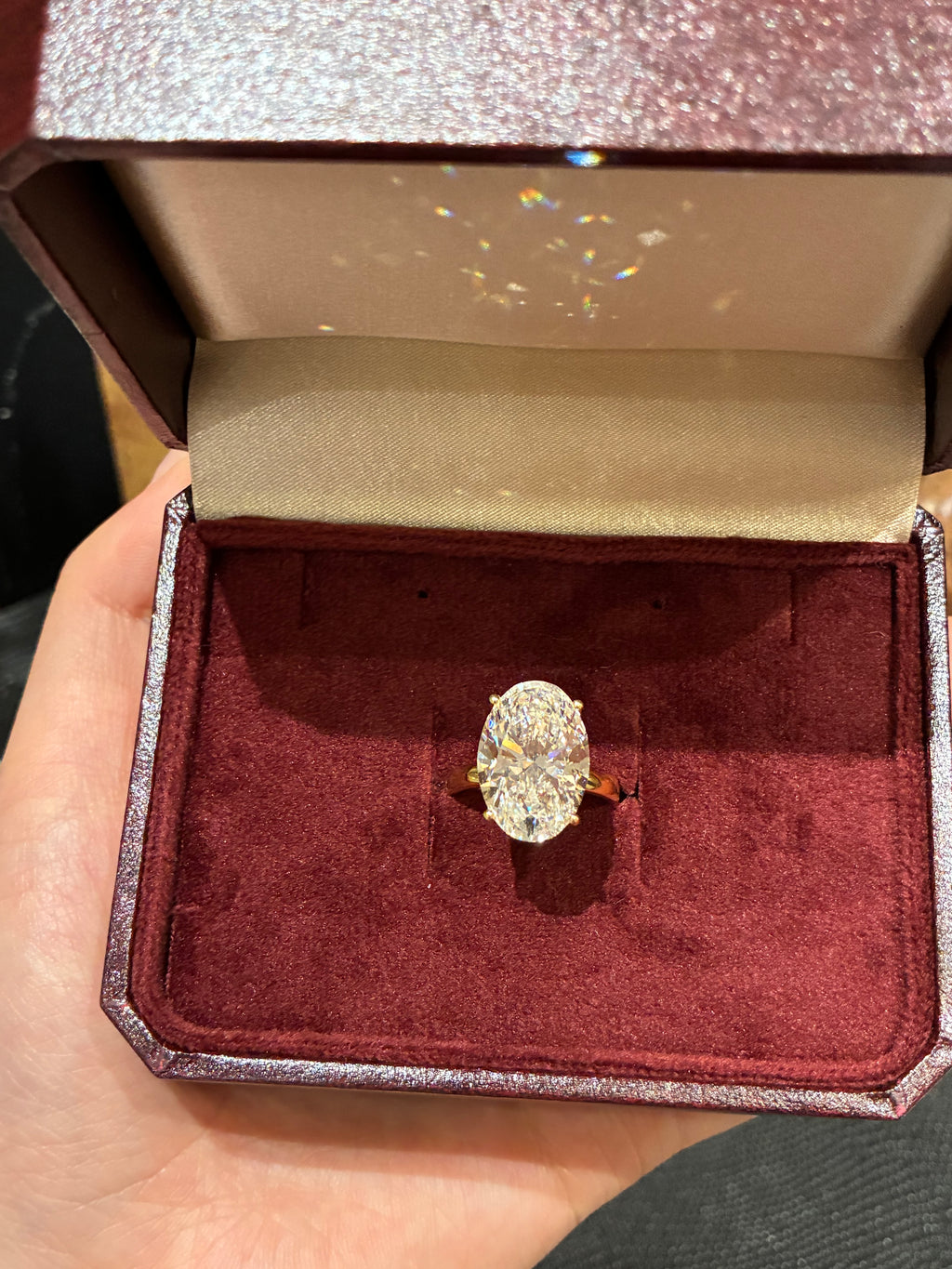 Solitaire Ring With Hidden Halo 18K Yellow Gold Oval Cut 10.58ct E/VVS2 2EX side stone 0.169ct/28p