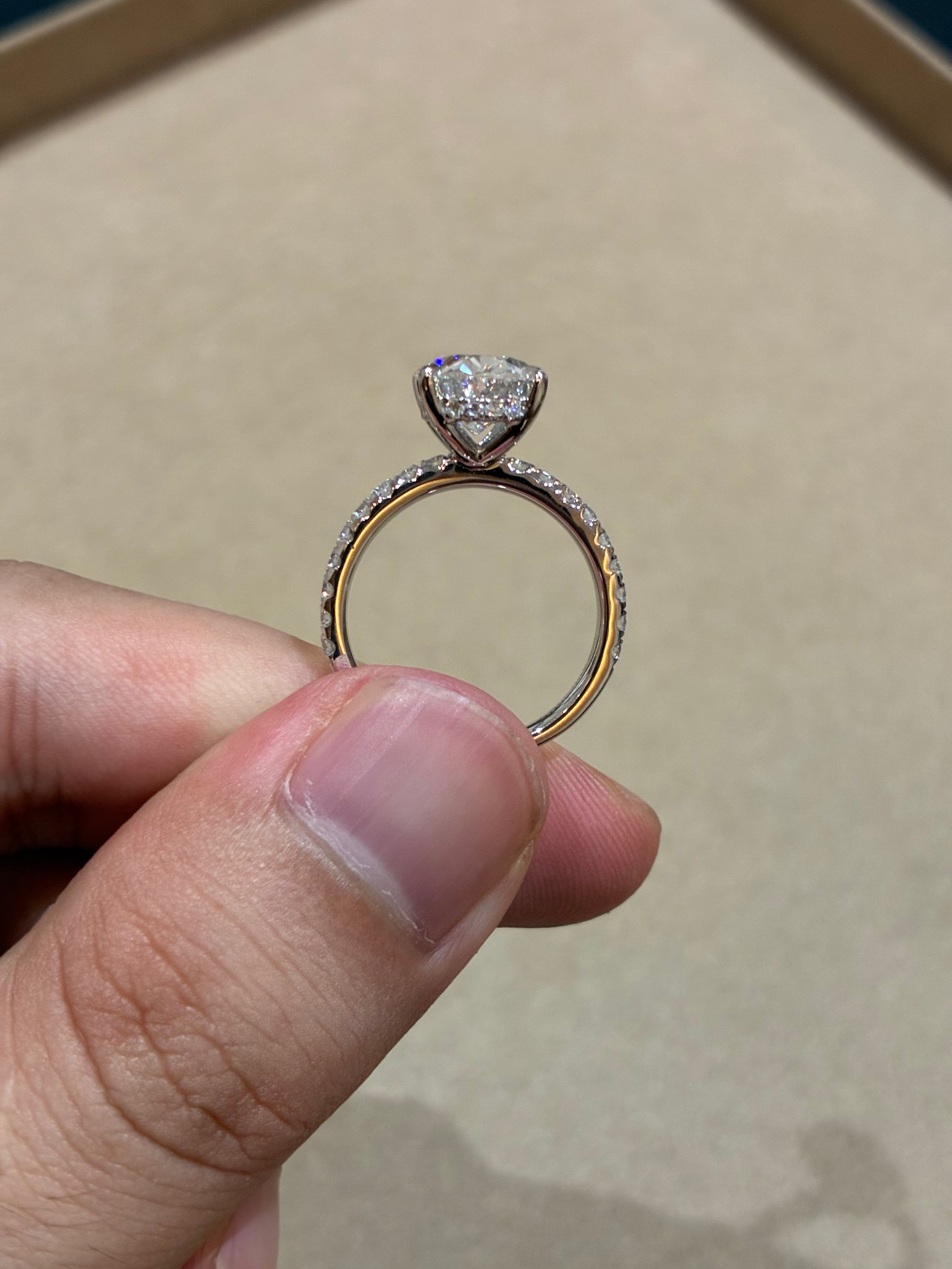 For NataHan,Rings 18K gold,main stone 3.07ct D VVS2,side stone 0.682ct