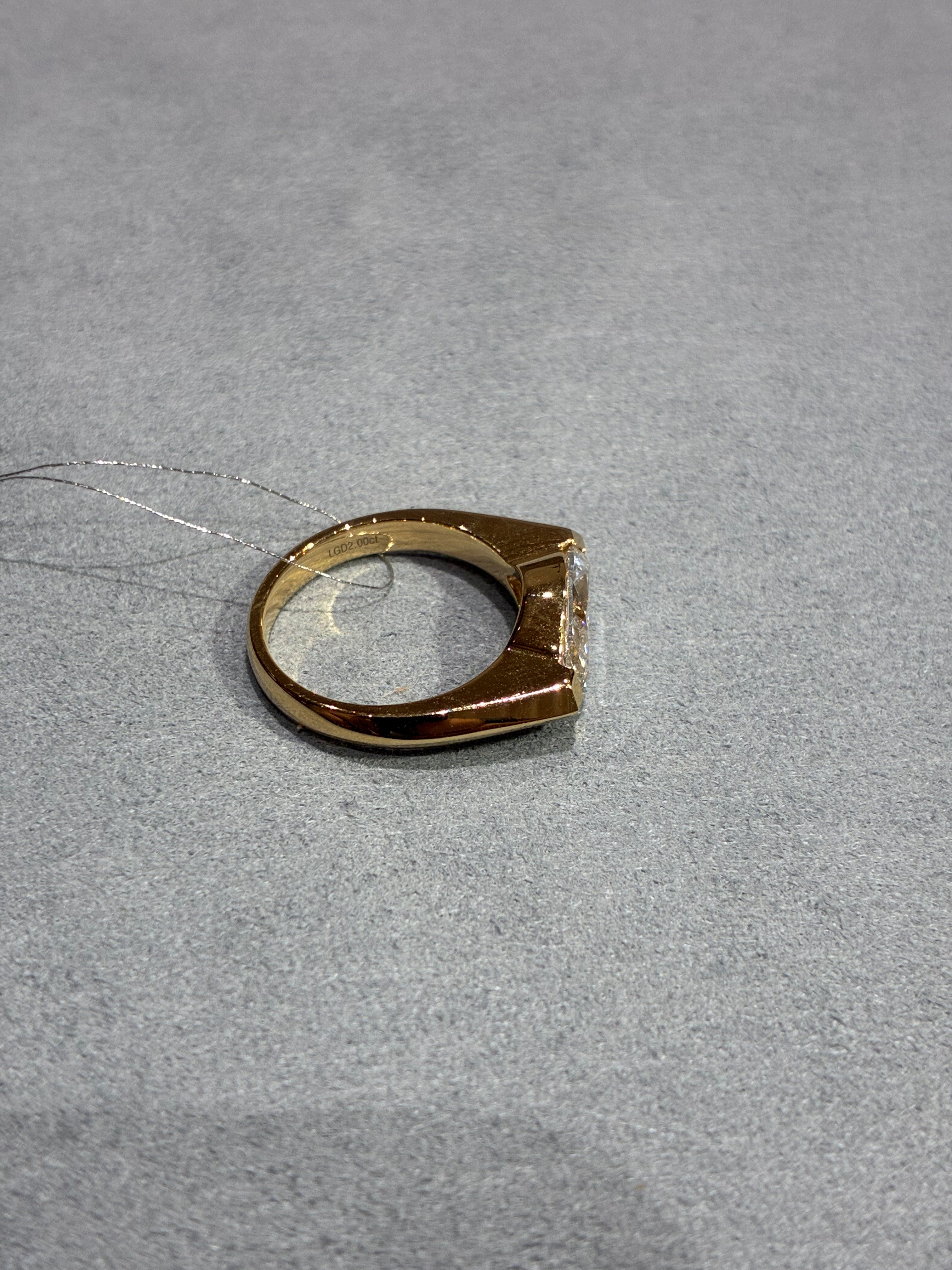 For Tracy,18K gold pinky ring,Solid gold wt 5.45g,EastWest style,Marquise 2ct D VVS2
