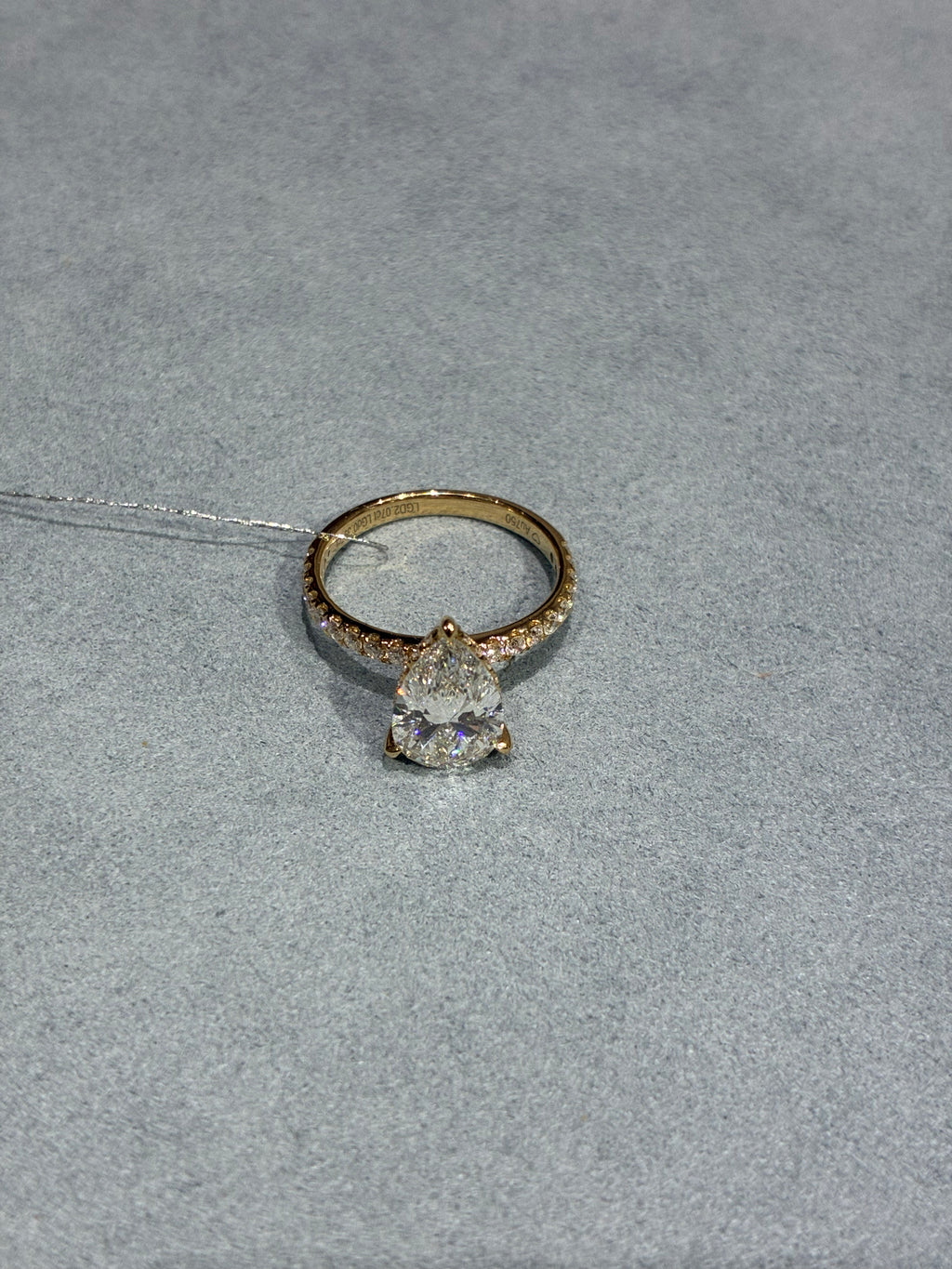 For Jane,18K gold,Pair Cut 2.07ct D VVS2 side stone 0.397ct
