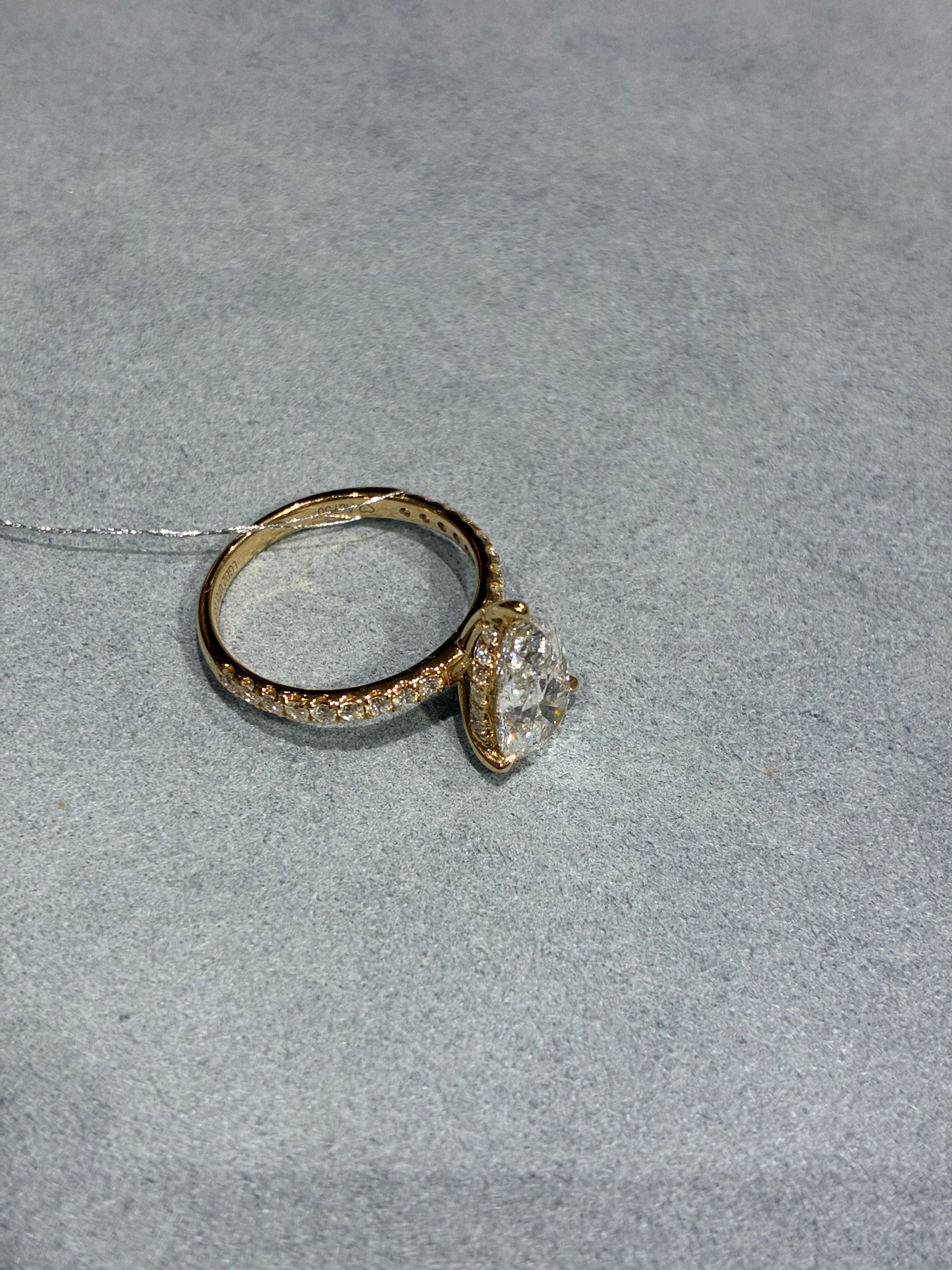For Jane,18K gold,Pair Cut 2.07ct D VVS2 side stone 0.397ct