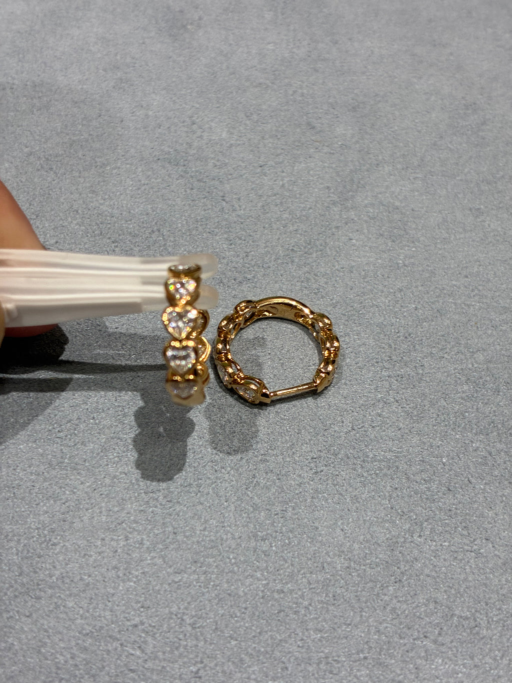 For Mireya,earring 18k yellow gold ,hear shape cut side stone 1.498ct