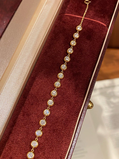 Adjustable Bracelet
Round Lab-Grown Diamond: 1.496ct / 15p  18K Yellow Gold