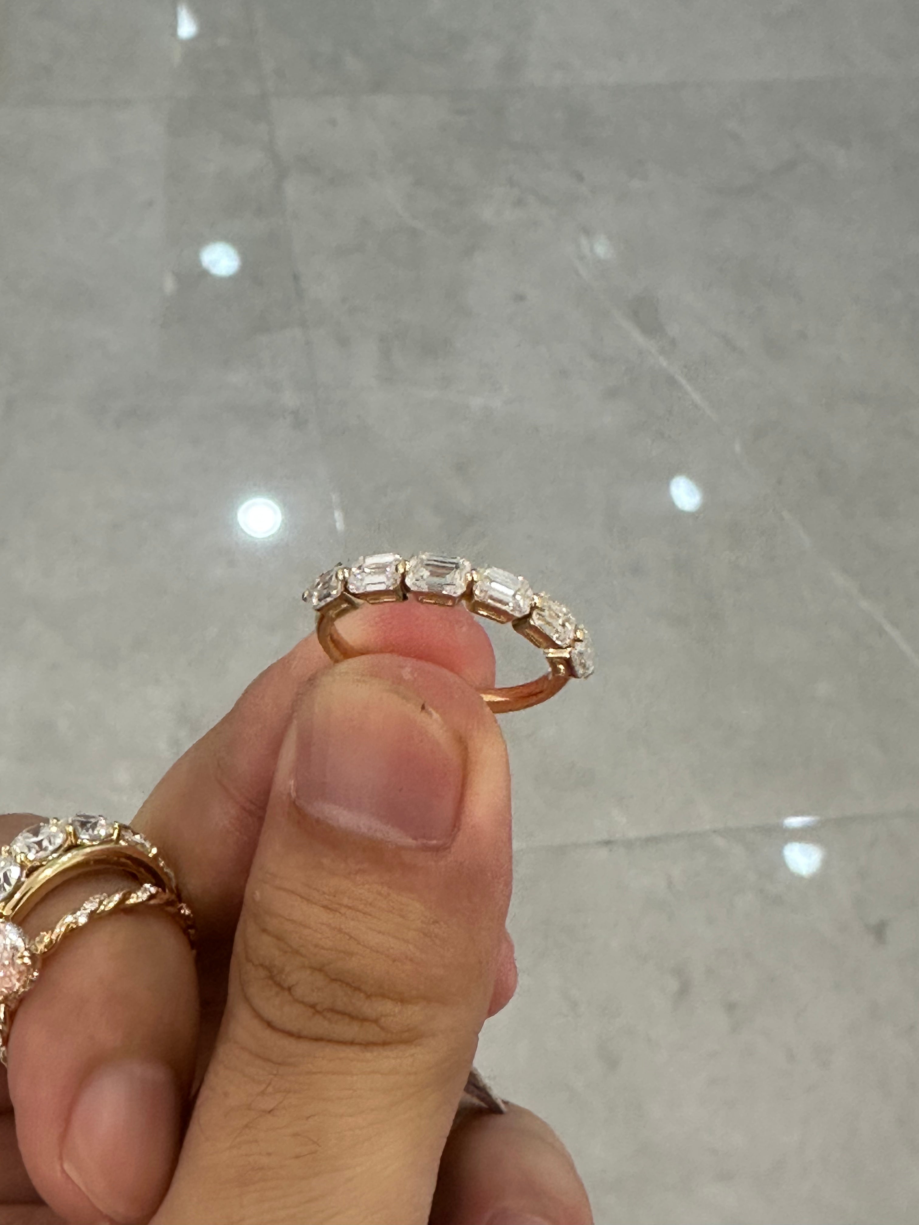 For Bakutaawar,three rings 18k solid gold and lab diamond.First one size 7.5,second one size 8,third one size 8.5