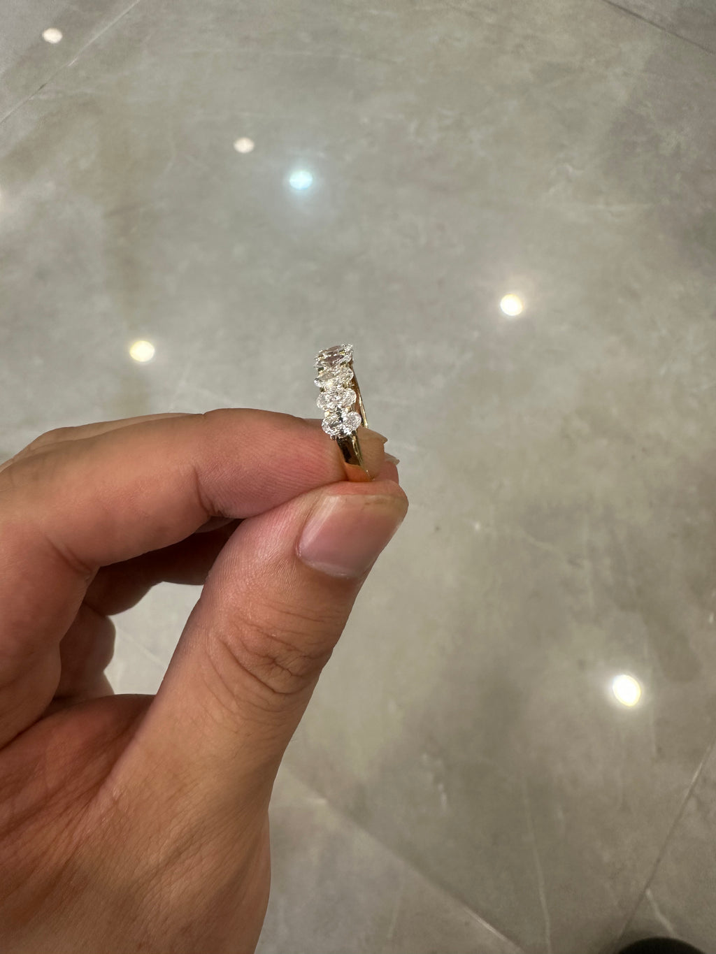 For PAMELA,14k,half eternity band.Every side stone a lomost 0.18/piece.Band thinner and thinner