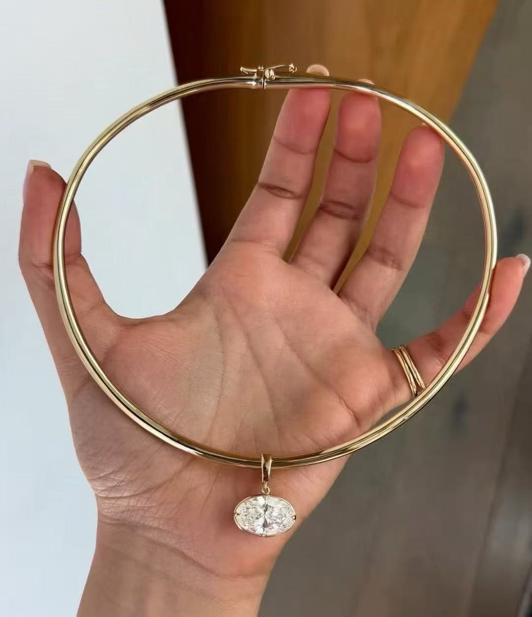 18K Gold Round Diamond Tennis Bracelets - Elegant Sparkle in Every Clasp